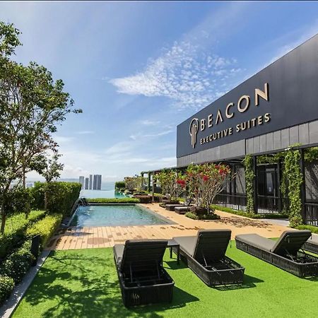 Skypool With Seaview 8Pax Beacon Executive Suites - Georgetown City Centre - 3Km To Komtar Exterior photo