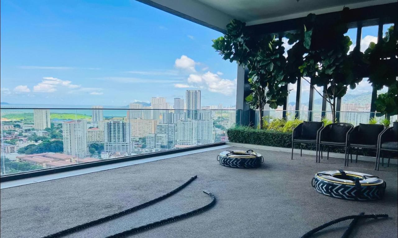 Skypool With Seaview 8Pax Beacon Executive Suites - Georgetown City Centre - 3Km To Komtar Exterior photo