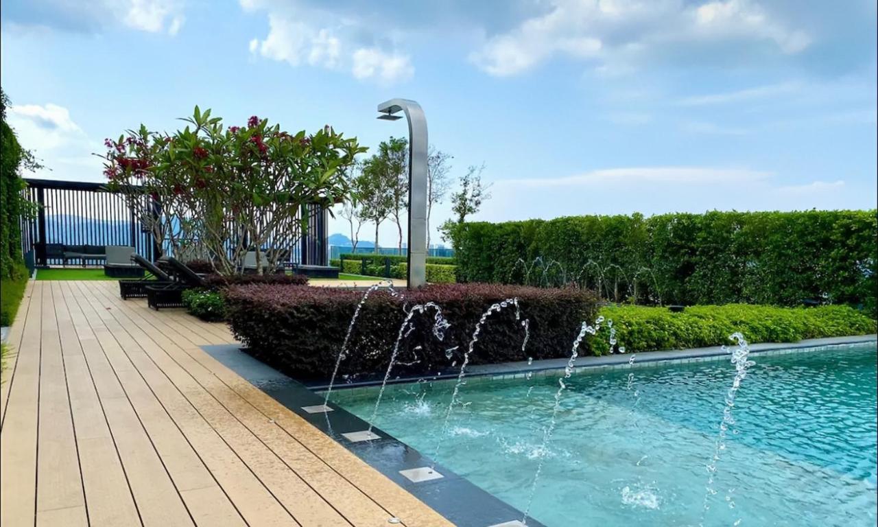 Skypool With Seaview 8Pax Beacon Executive Suites - Georgetown City Centre - 3Km To Komtar Exterior photo