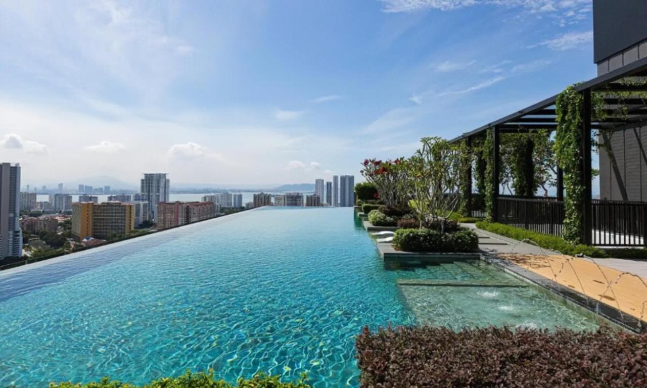 Skypool With Seaview 8Pax Beacon Executive Suites - Georgetown City Centre - 3Km To Komtar Exterior photo