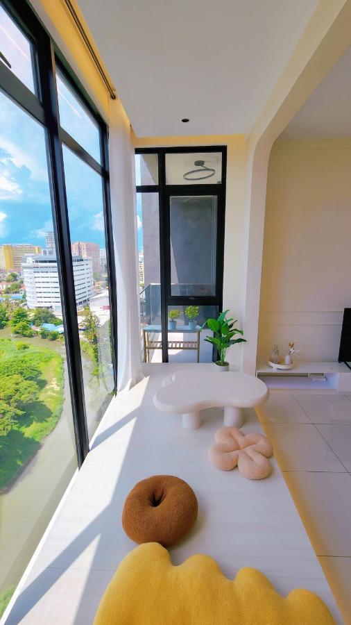 Skypool With Seaview 8Pax Beacon Executive Suites - Georgetown City Centre - 3Km To Komtar Exterior photo