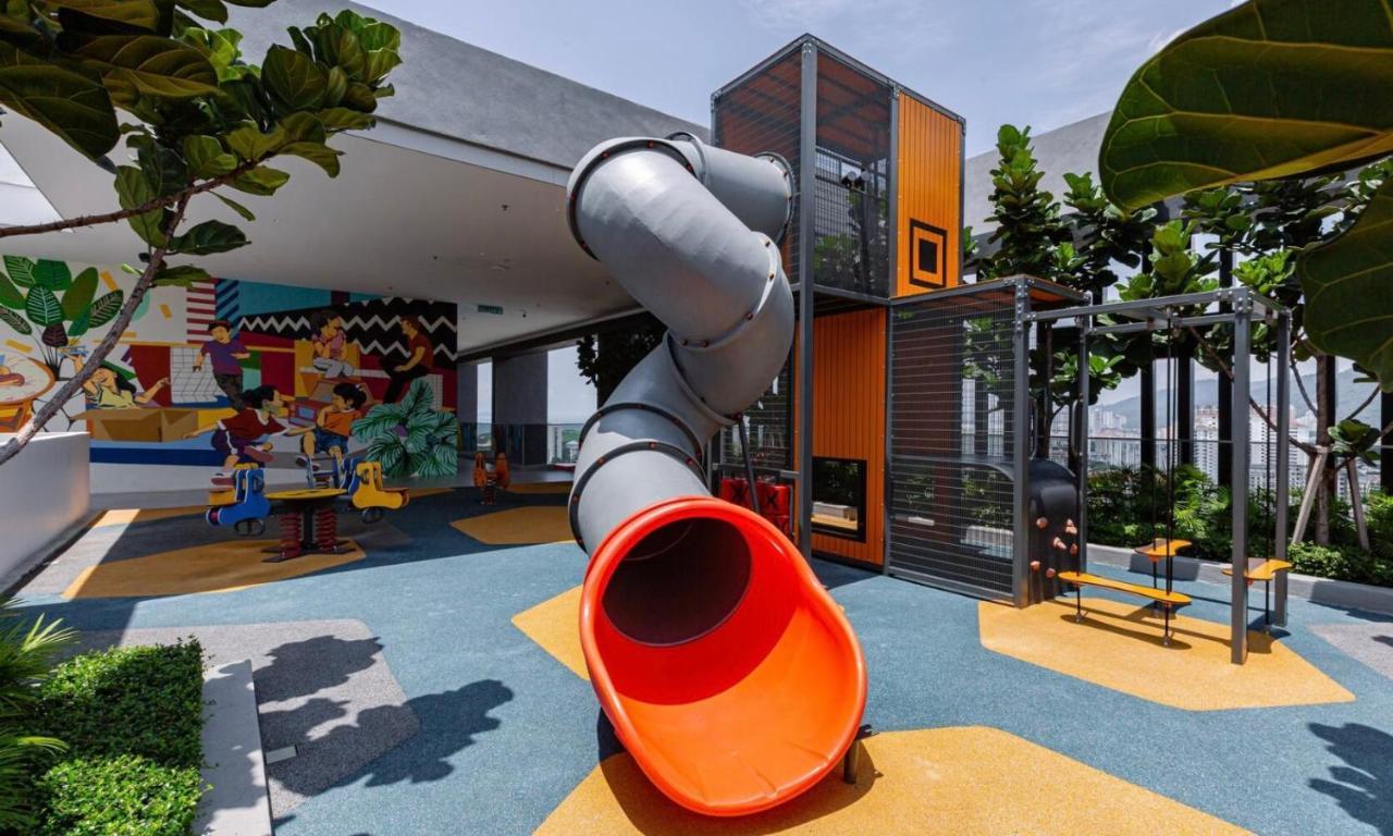 Skypool With Seaview 8Pax Beacon Executive Suites - Georgetown City Centre - 3Km To Komtar Exterior photo