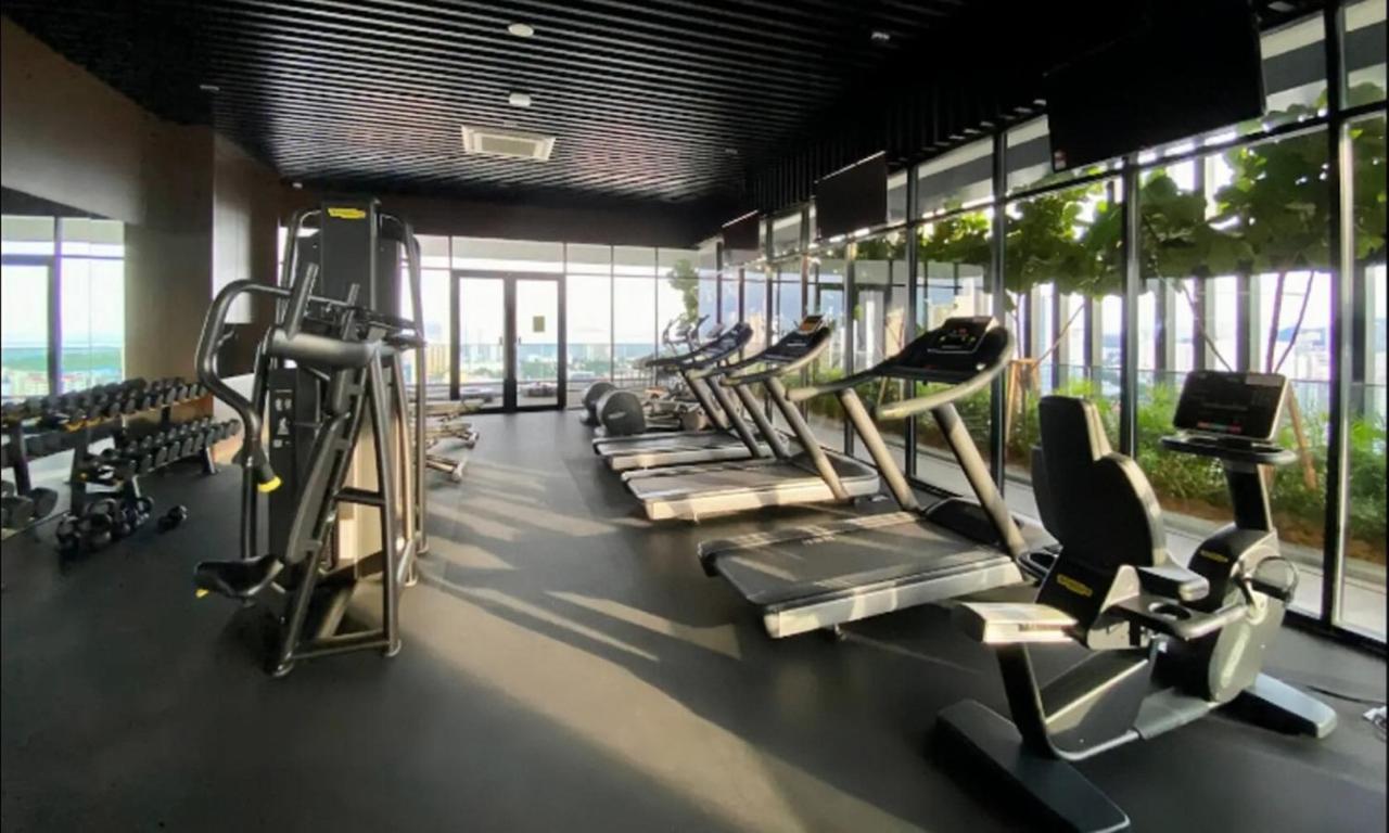 Skypool With Seaview 8Pax Beacon Executive Suites - Georgetown City Centre - 3Km To Komtar Exterior photo